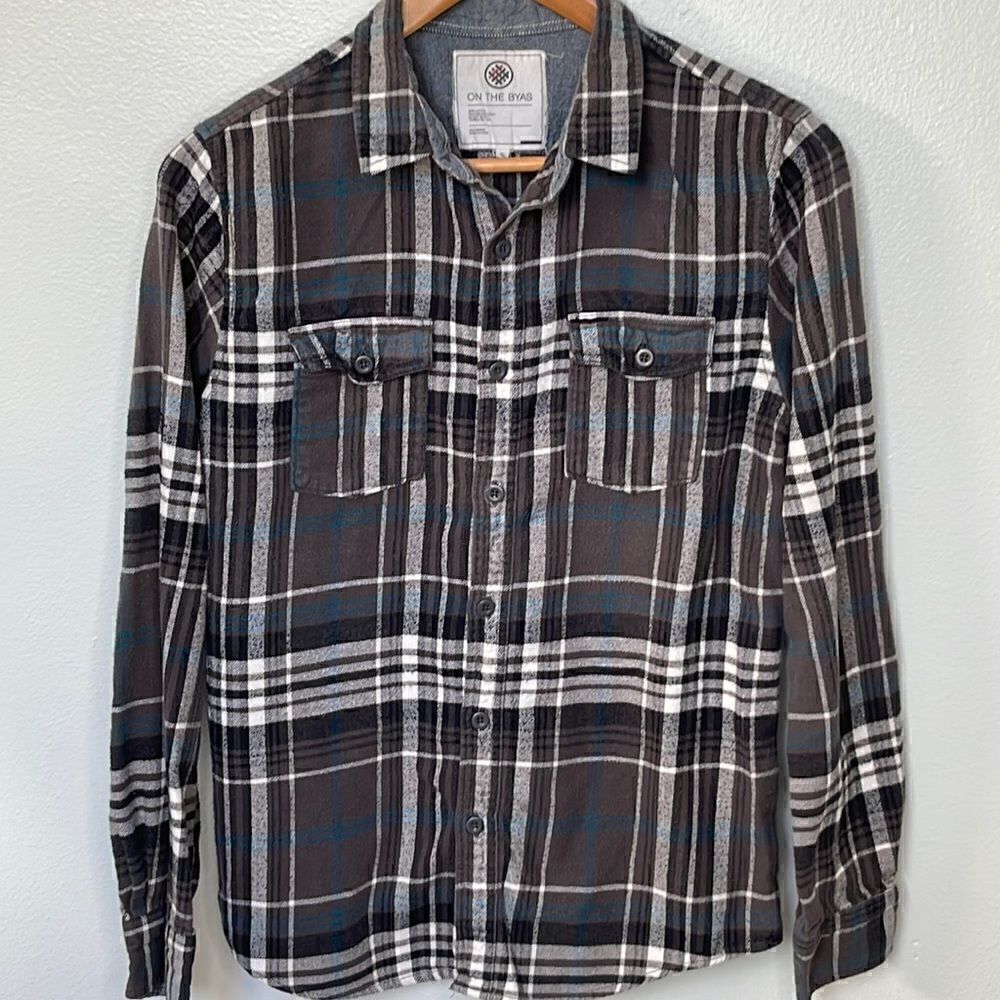 On The Byas flannel plaid shirt. Size Small.